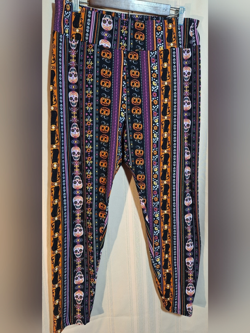 NO BOUNDARIES Halloween Print Leggings - Black & Orange
